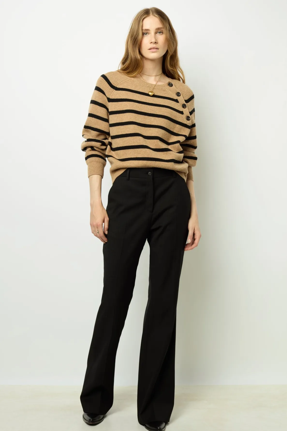 contrasting_stripe_sweate_1.webp Online Contrasting stripe sweater - JENNA Knitwear