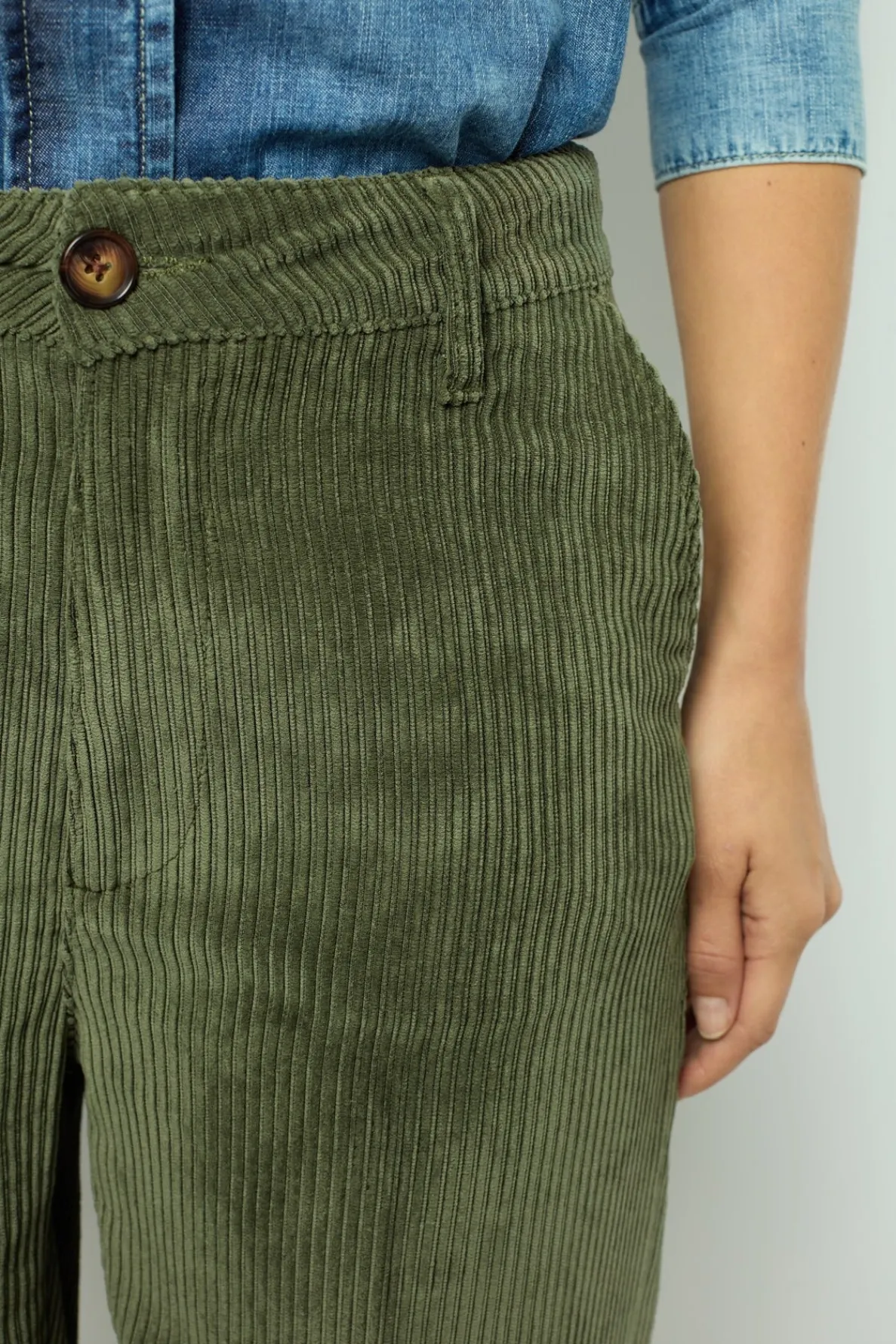corduroy_pants__noemie_4-1.webp Best Corduroy pants - NOEMIE Trousers