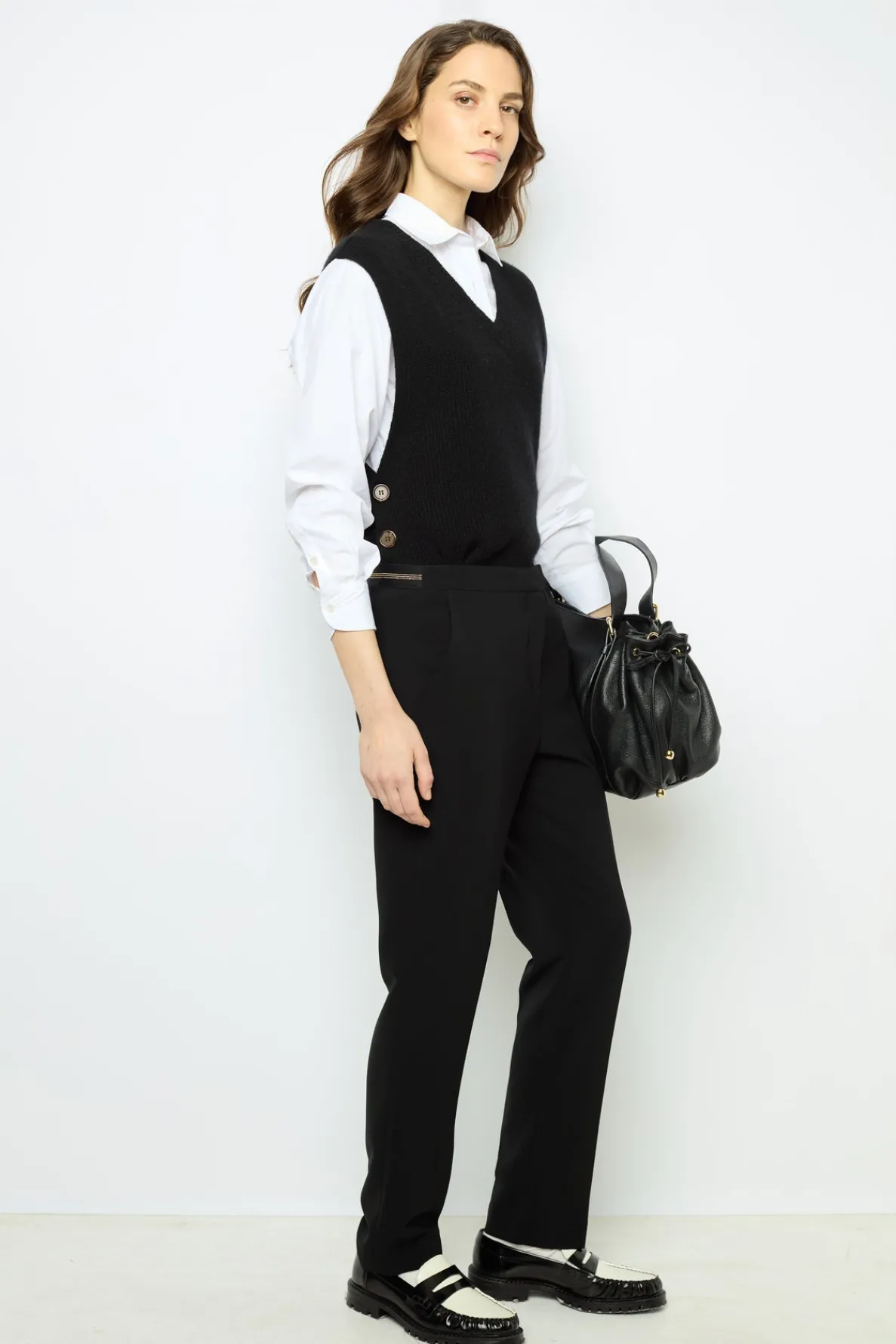 elasticated_black_slim_pa_1.webp Discount Elasticated black slim pants - NEA Trousers