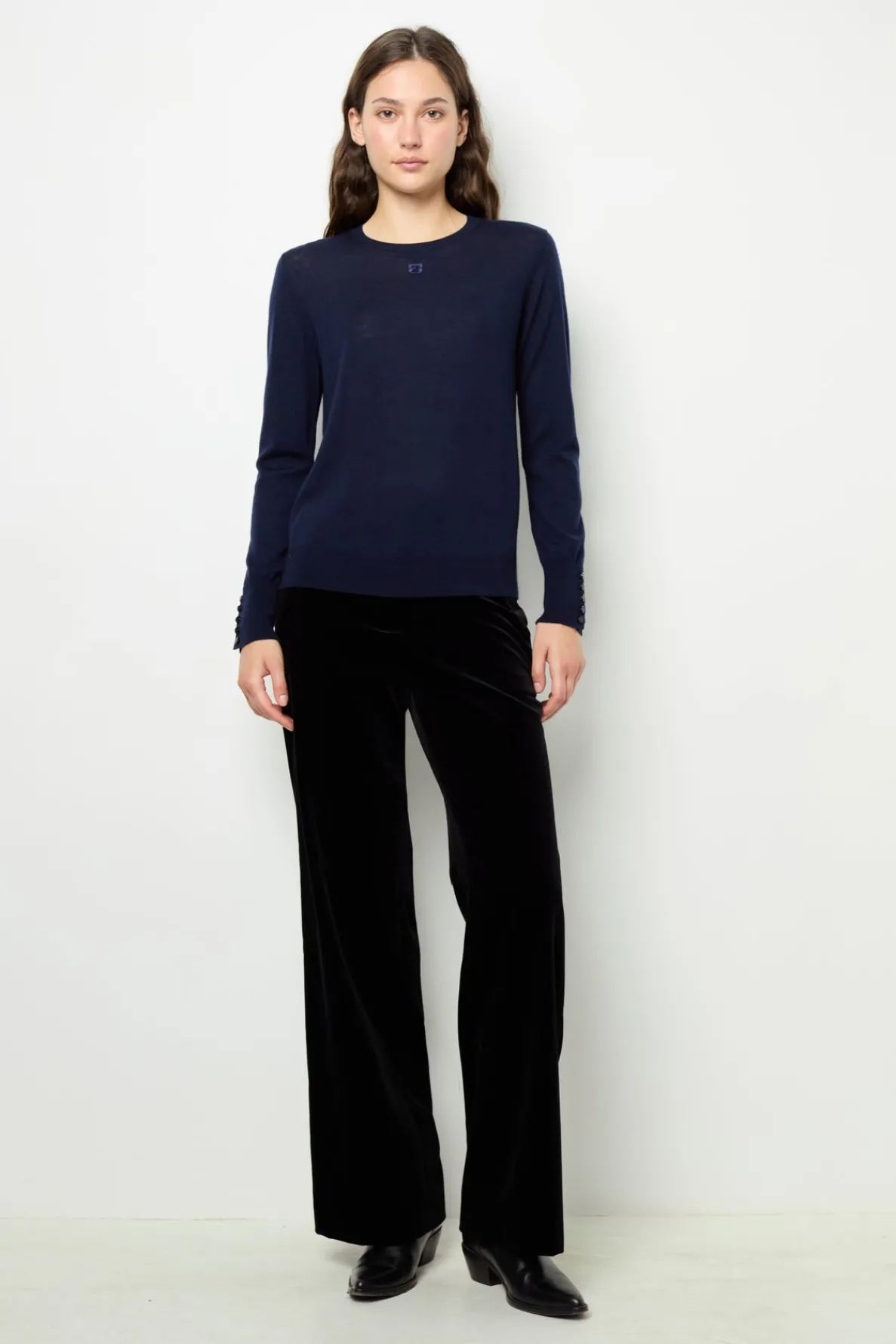 fine_wool_round_neck_swea_1-2.webp Best Fine wool round neck sweater - JADE Knitwear