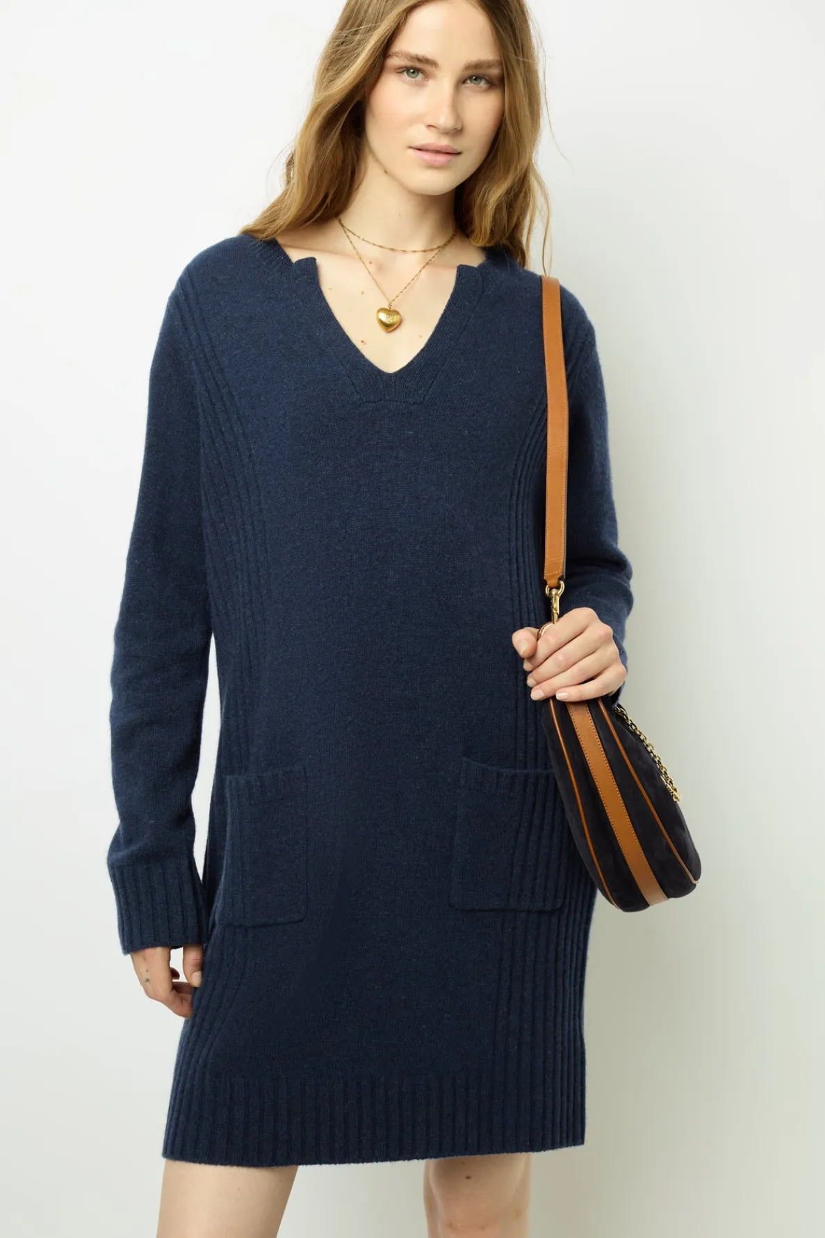 halfmoon_bag_in_suede_lea_0-5.webp Discount Half-moon bag in suede leather - LE SUZANNE Dresses