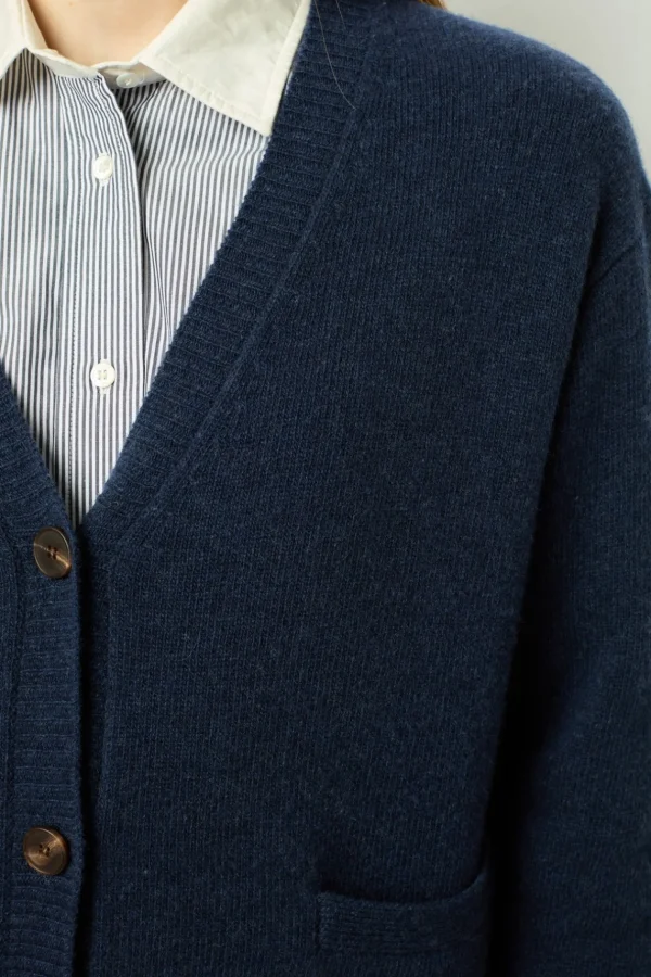 Shop Loose-fitting V-neck cardigan - JEANETTE Knitwear