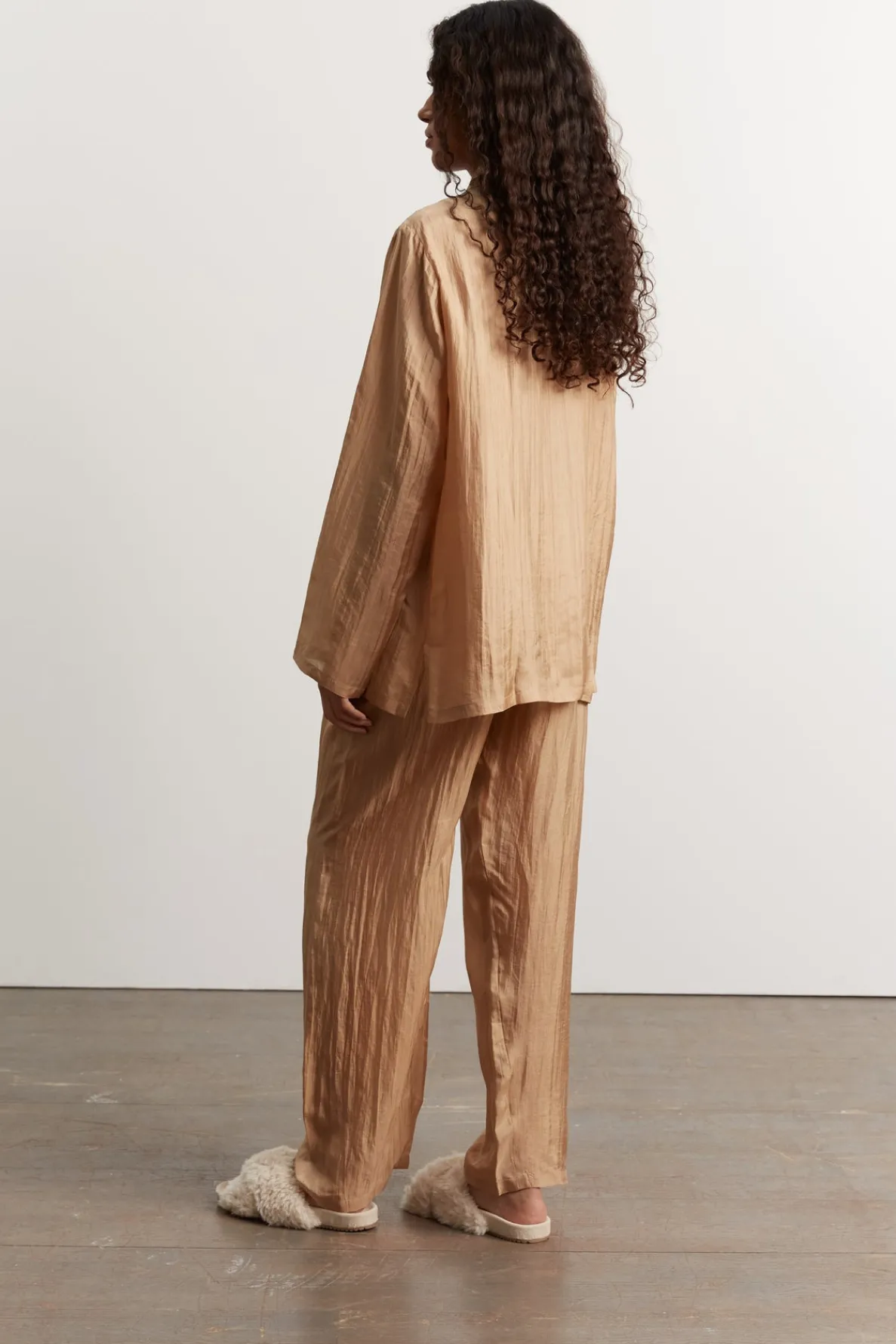 silk_pyjamas__beige_2.webp Shop Silk pyjamas - Pyjamas & Kimonos