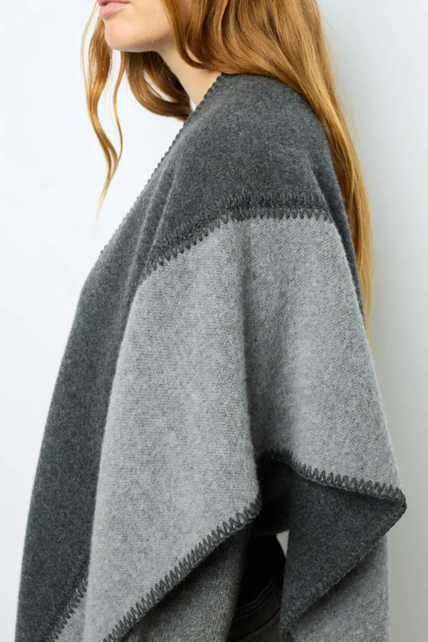 Flash Sale Two-tone poncho - DAMIANE Scarves