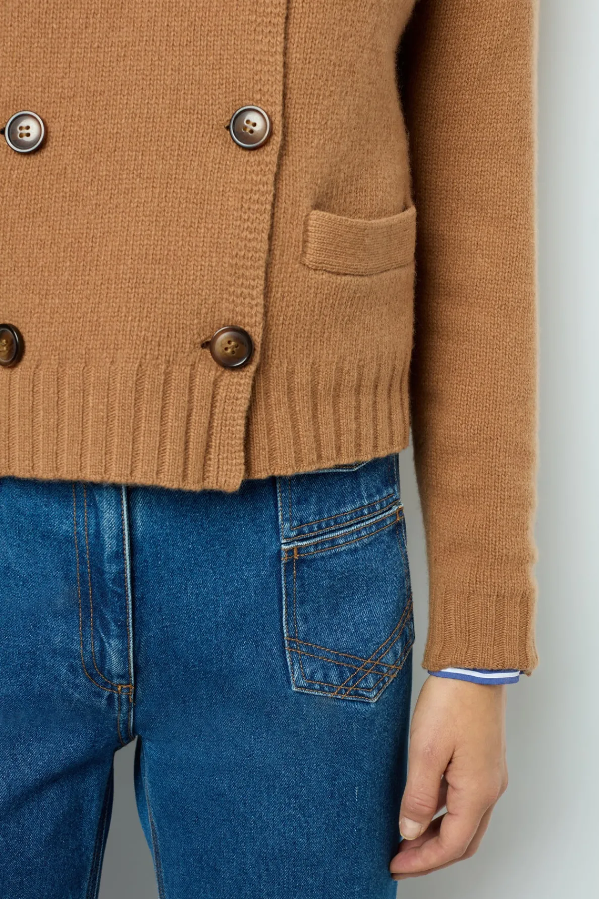 wool_and_cashmere_doubleb_4.webp Best Wool and cashmere double-breasted cardigan - JIHANNE Knitwear
