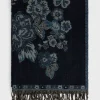 New Wool scarf"])self.__next_f.push([1," with large flower print - DORINE Scarves